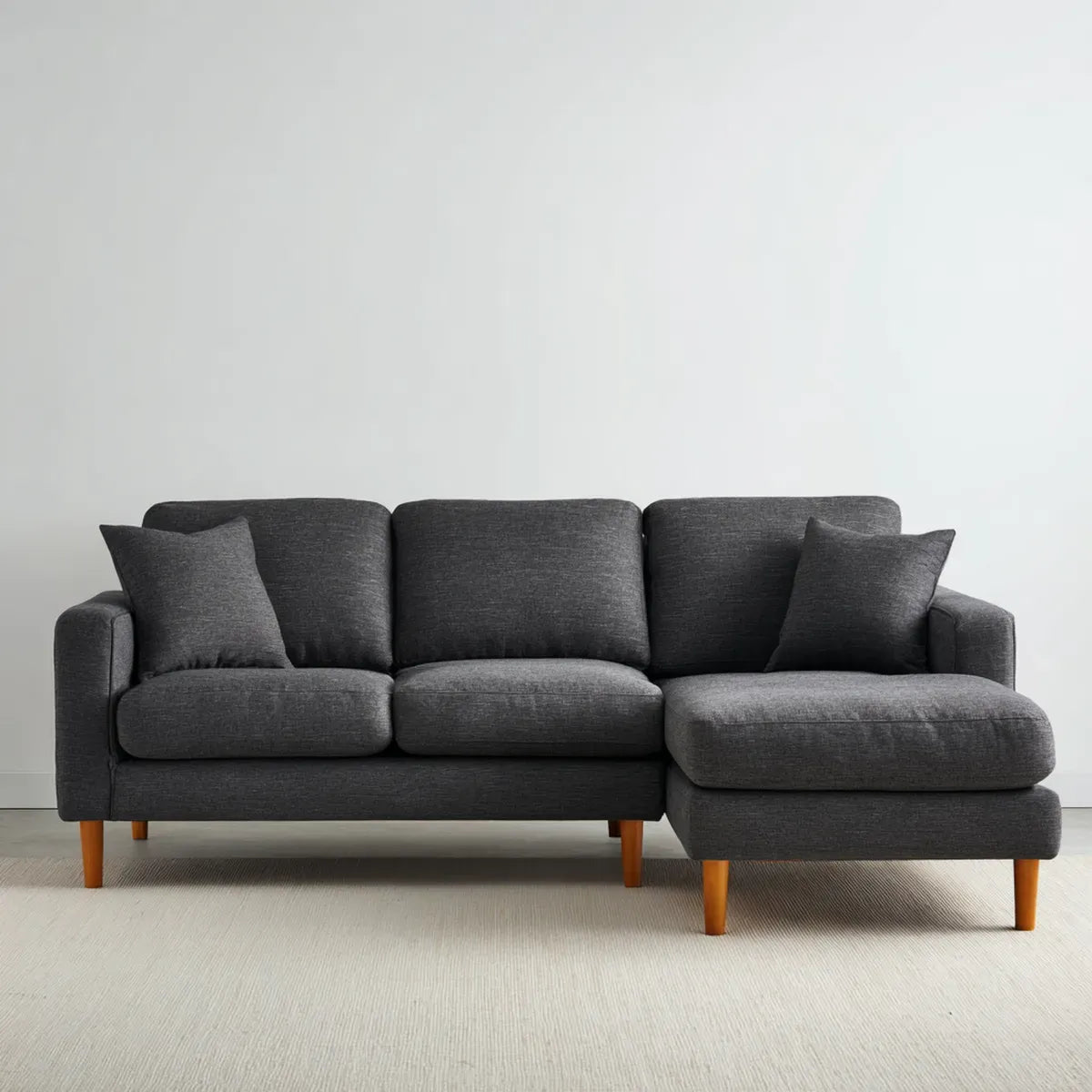 Ecksofa mit Recamiere rechts Dunkelgrau 230 x 150 cm Polyesterbezug Massivholzfüße